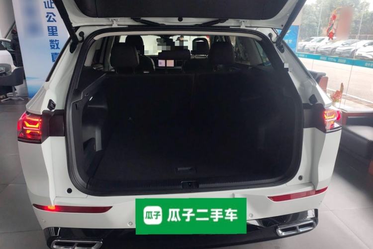 Used Volkswagen Tavendor 2024 380TSI All-Wheel Drive R-Line Cruise Edition Trunk