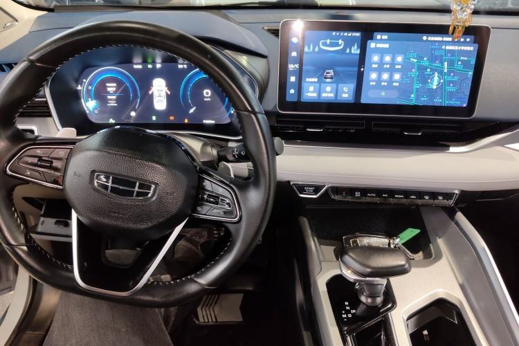 Used Geely Auto Preface 2023 2.0TD Prestige Version Center Console