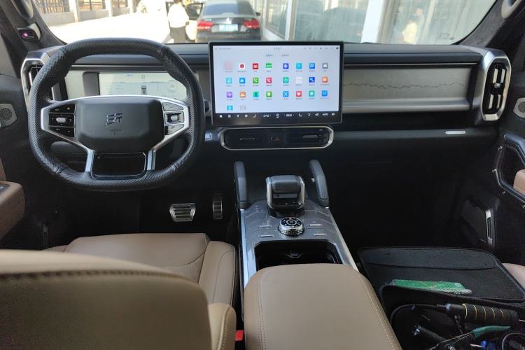 Used JETOUR Traveler 2023 2.0T All-Wheel Drive CrossPRO+ Center Console