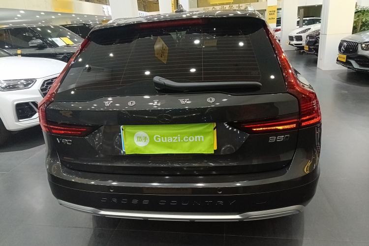 Used Volvo V90 2024 Cross Country B5 AWD Smart Range Edition
