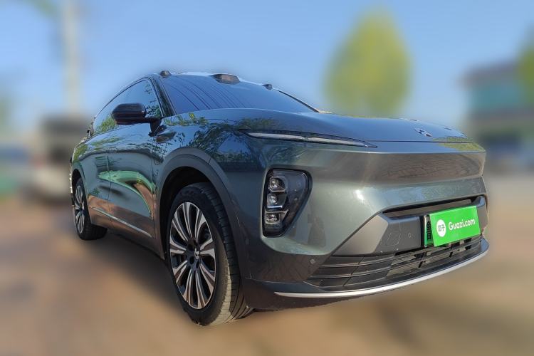 Used Nio ES8 2024 75 kWh Executive Edition Front Right 45 Deg