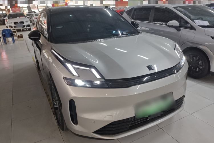 Used Lynk & Co 08 EM-P 2025 220 km All-Wheel-Drive Performance Halo
