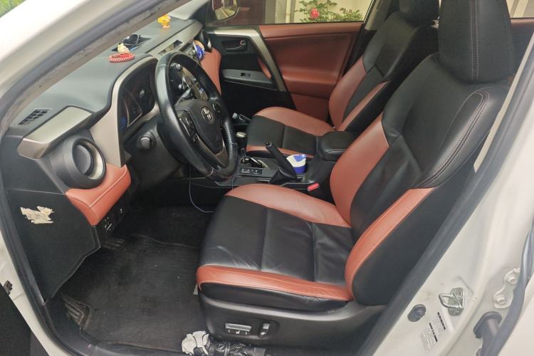 Used Toyota RAV4 2013 2.5L Automatic 4x4 Elite Edition Left Front Seat