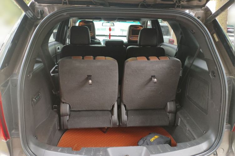 Used Ford Explorer 2013 3.5L Deluxe Model Trunk