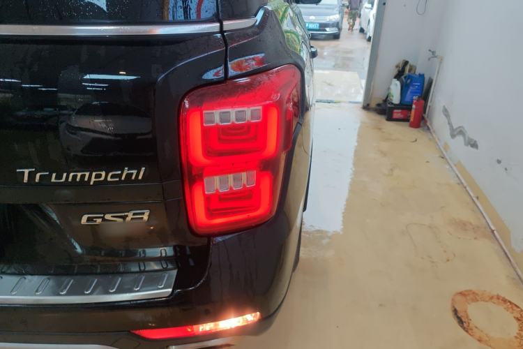 Used GAC Trumpchi GS8 2017 320T Four-Wheel Drive Luxury Smart Connectivity Version (7 Seats) Exterior 1