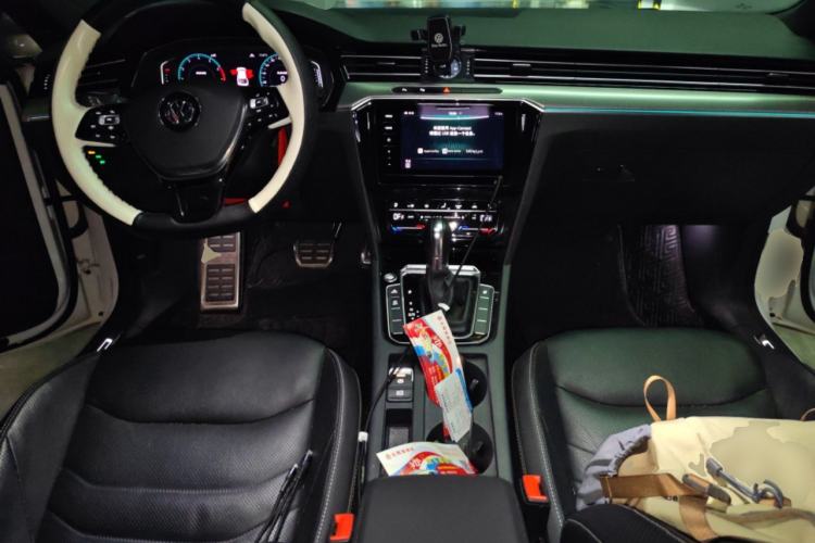 Used Volkswagen FAW-Volkswagen CC 2020 330TSI Glamour Edition China VI Standard Center Console