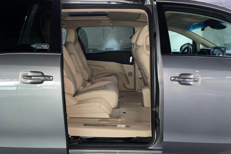 Used Buick GL8 2023 Land Business Class Smart Deluxe Model