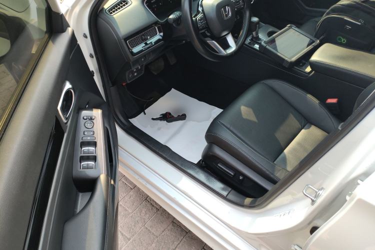 Used Honda Civic 2023 240TURBO CVT Dynamic Control · C-Position Guest Special Edition Driver Seat