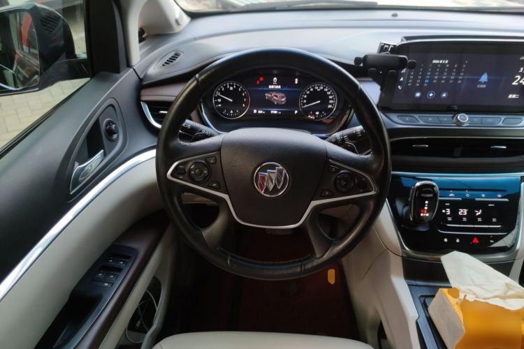 Used Buick GL8 2021 Land Cruiser Executive Class 652T Luxury Model
