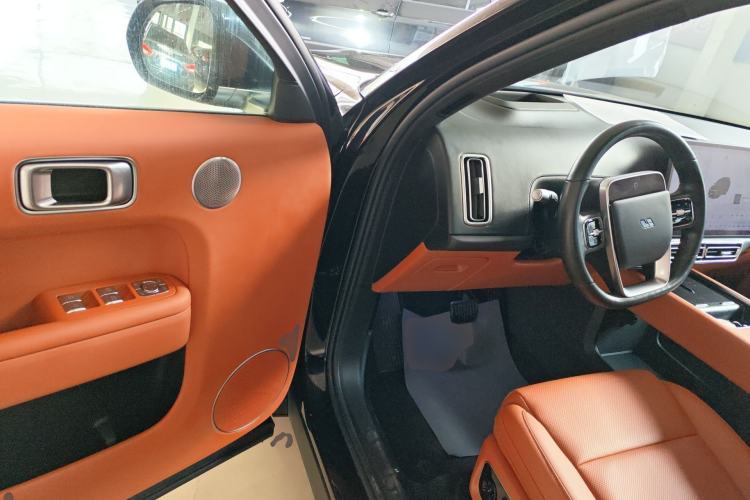 Used Li Auto L8 2024 Pro Model
