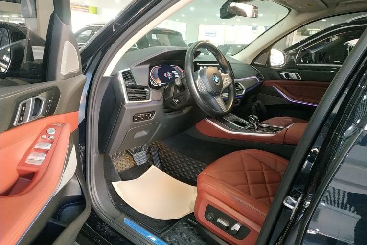 Used BMW X5 2022 Restyled xDrive 30Li Luxury Version M Sport Package
