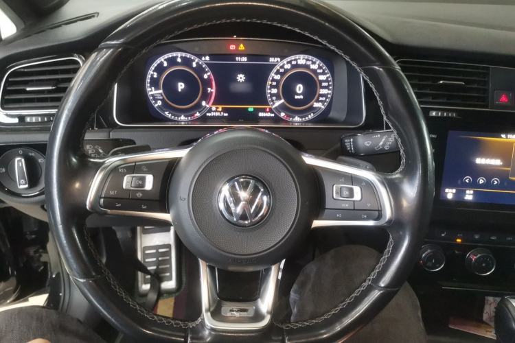Used Volkswagen Golf 2020 Charming Edition 280TSI DSG R-Line Steering Wheel