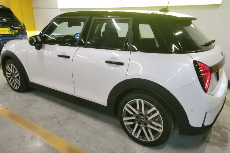 Used MINI MINI 2025 1.5T COOPER Classic Edition Five-Door Version