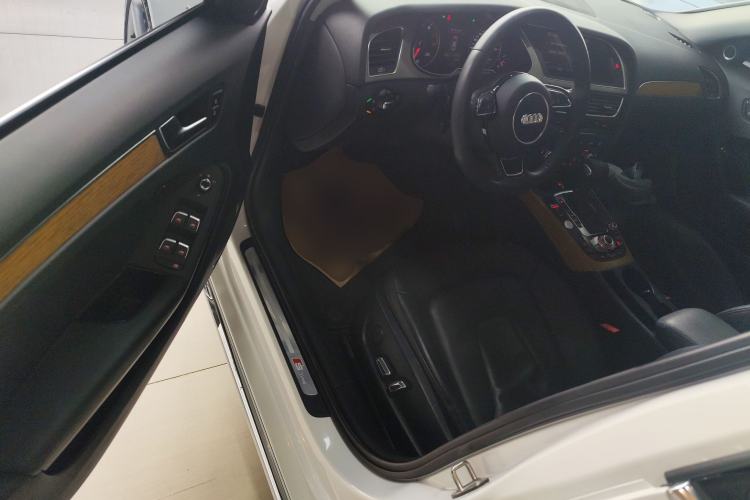 Used Audi A4L 2016 35 TFSI Collection Edition S line Luxury Model
