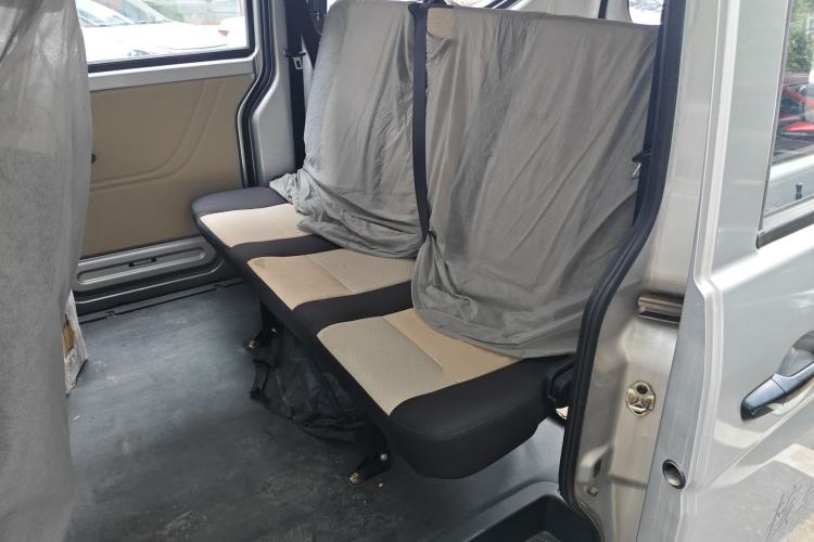 Used CHANGAN KUAYUE Xing V3 2023 1.3L Gasoline Standard Model 5-Seater Passenger Vehicle Left Rear Seat