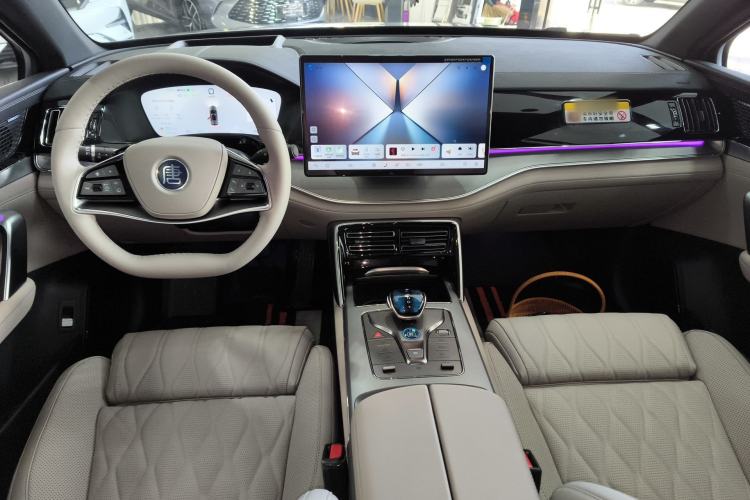 Used BYD Tang New Energy 2025 Intelligent Driving Version DM-i 115KM Flagship Edition Center Console