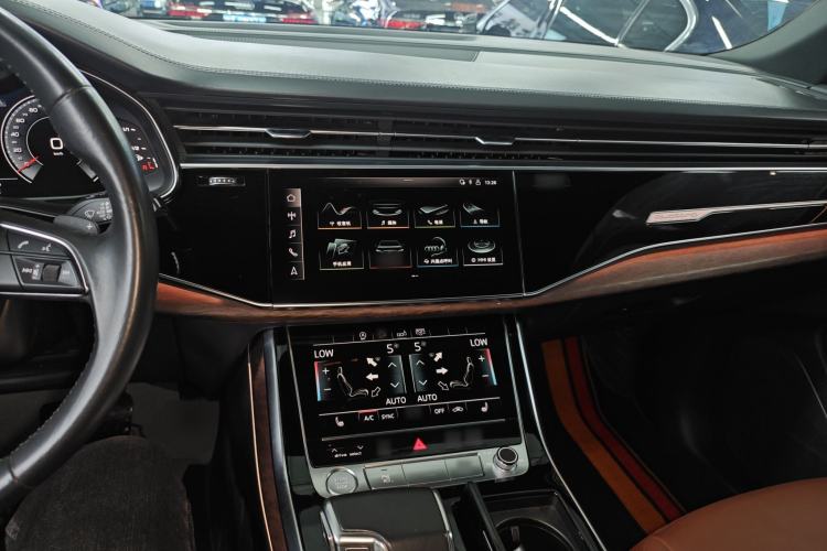 Used Audi Q7 2020 55 TFSI quattro S line sports model