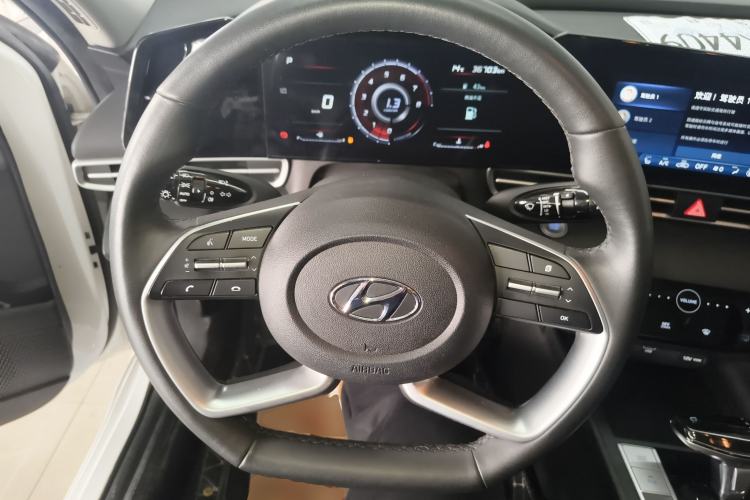 Used Hyundai Elantra 2022 1.5L CVT GLX Elite Edition Steering Wheel