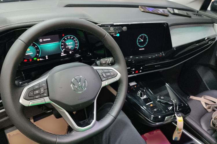 Used Volkswagen Talagon 2022 380TSI All-Wheel-Drive Luxury Prestige Pro 7-Seater Center Console