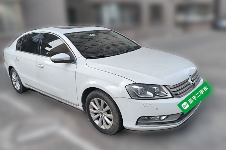 Used Volkswagen Magotan 2013 1.8TSI Prestige Model Front Right 45 Deg