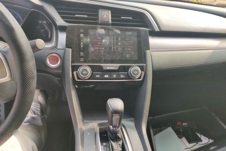 Used Honda Civic 2016 220TURBO CVT Luxury Edition Audio And AC Panel