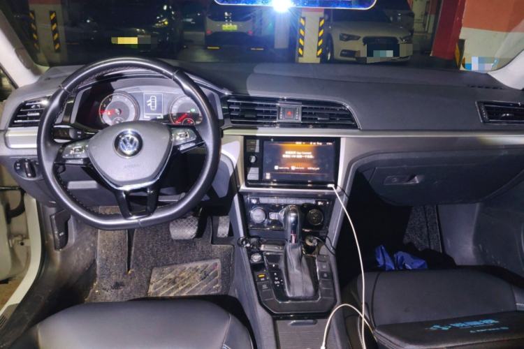 Used Volkswagen Lamando 2019 280TSI DSG Comfort Edition China VI standard Center Console