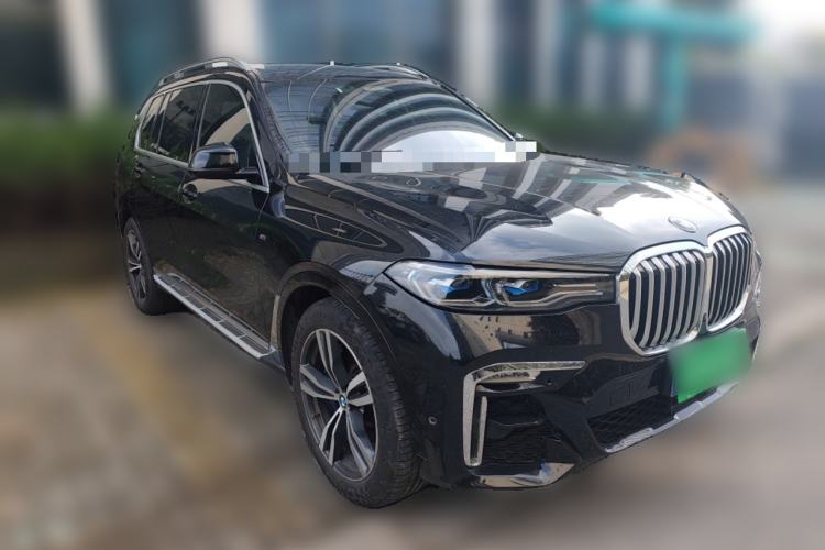 Used BMW X7 2021 Restyled xDrive40i Luxury Version with M Sport Package Front Right 45 Deg
