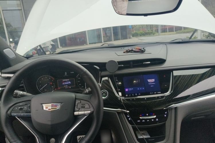 Used Cadillac XT6 2021 2.0T Six-Seater Four-Wheel-Drive Luxury Version
