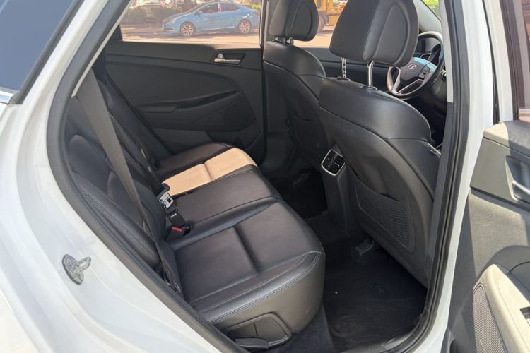 Used Hyundai Tucson 2018 1.6T Dual-Clutch Two-Wheel Drive 15th Anniversary Special Edition Interior 2