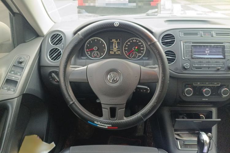 Used Volkswagen Tiguan L 2016 280TSI Automatic Two-Wheel-Drive Silk Road Style Edition
