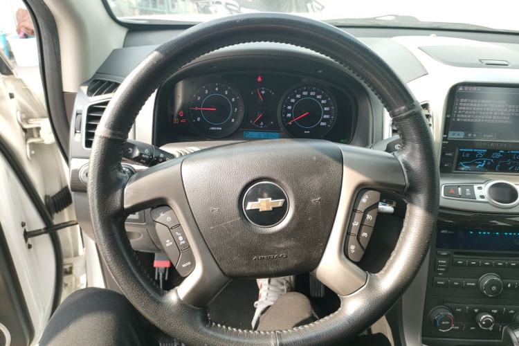 Used Chevrolet Captiva 2014 2.4L 4x4 Flagship Edition 7 Seats Steering Wheel
