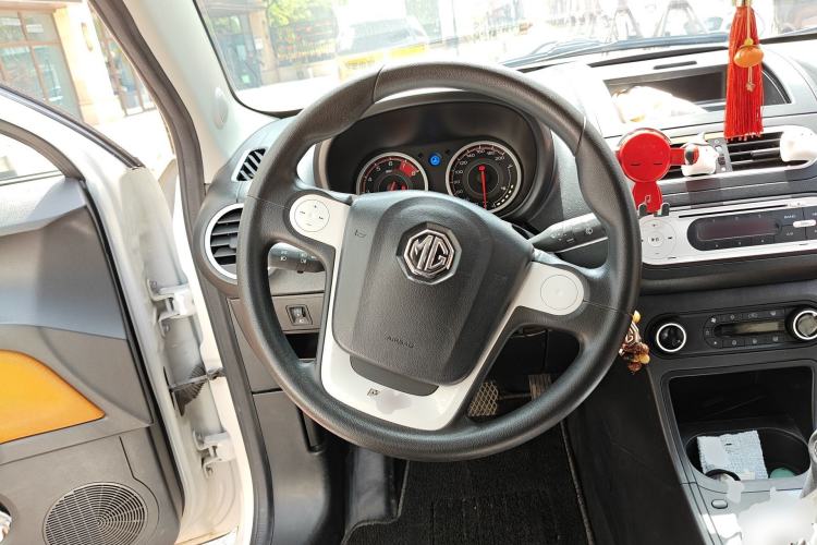 Used MG 3SW 2015 1.5L AMT Elite Model
