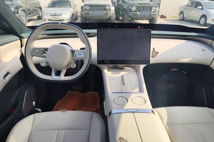 Used Xiaomi Auto YU7 2025 Ultra-Long Range Rear-Wheel Drive Version Center Console