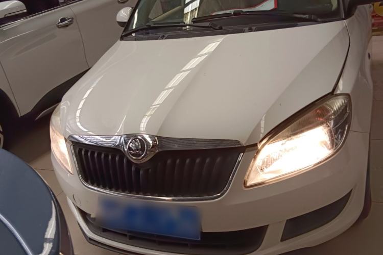 Used Skoda Fabia 2014 1.4L Manual Crystal Edition
