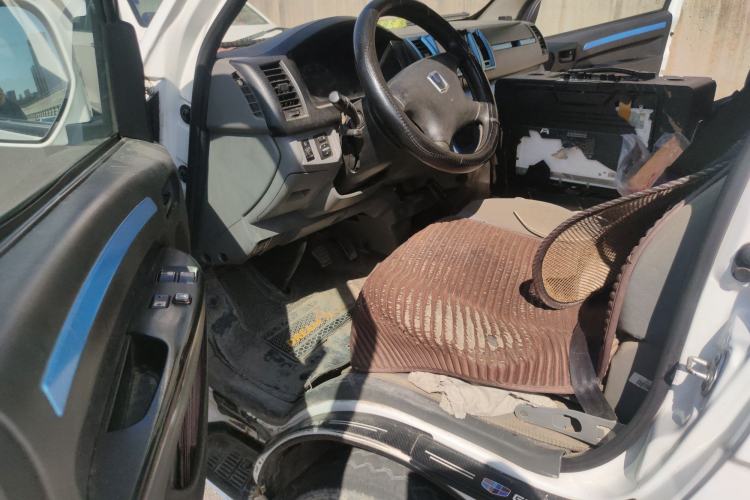 Used Farizon Xingxiang E6 2020 Van with High Roof 1365kg Payload Capacity Equipped with CATL's High-Energy Battery