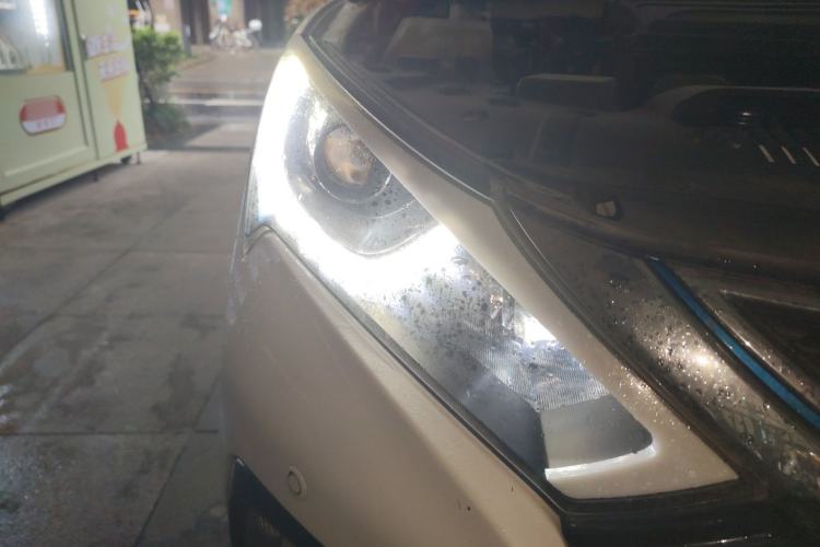 Used BYD Qin New Energy 2017 1.5T Luxury Model Right Front Headlight