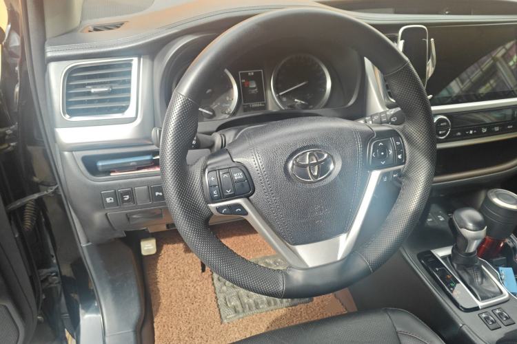 Used Toyota Highlander 2018 2.0T Four-Wheel Drive Luxury Edition 7 Seats China V Emission Standard
