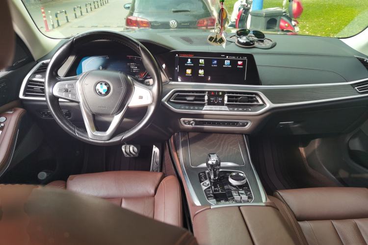 Used BMW X7 2019 xDrive40i Luxury Package with Leading Features
