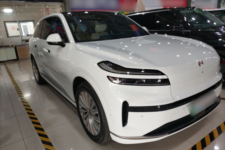 Used ONVO Luxeed L90 2025 Model—Ultra Six-Seater Version
