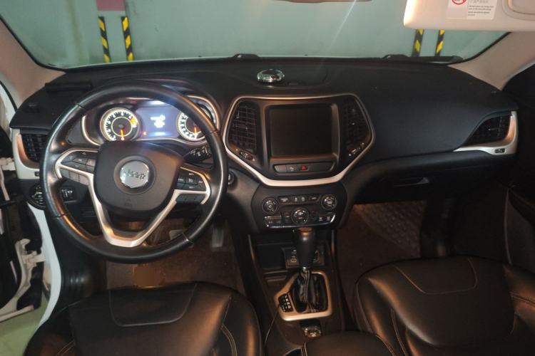 Used Jeep Cherokee 2017 2.0L Superior Edition