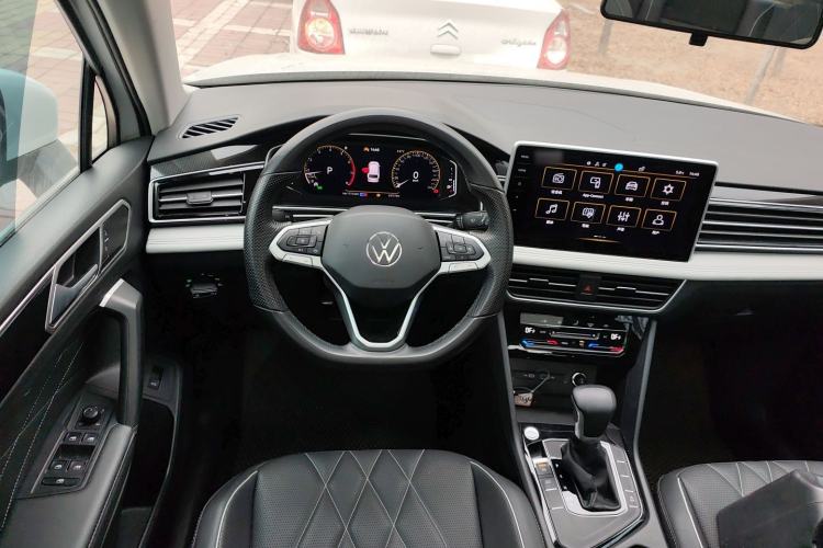 Used Volkswagen Tiguan L 2024 300TSI Automatic Two-Wheel Drive Smart Edition