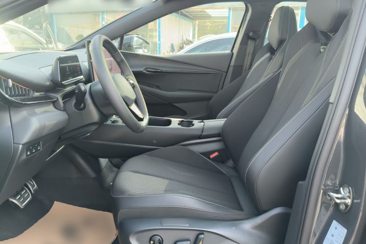 Used Volkswagen ID.UNYX 2024 Pro Long-Range Version
