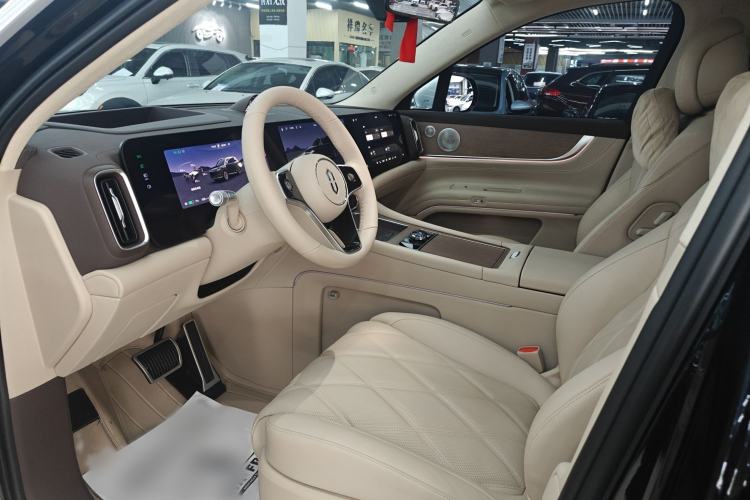 Used Hima AITO M9 2025 Pure Electric Ultra Version 100 kWh 6-Seater Model Interior 1