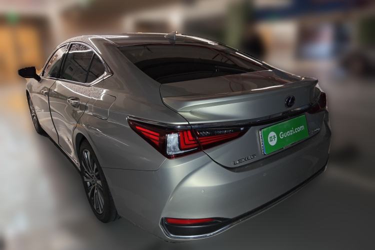 Used Lexus ES 2018 300h Premium Edition China V Standard
