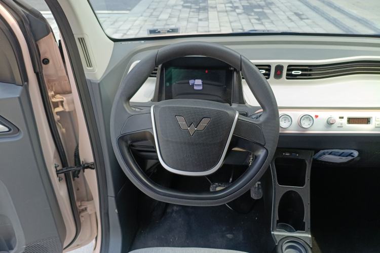 Used Wuling Hongguang MINIEV 2022 Macaron Premium Model – Lithium Iron Phosphate Steering Wheel