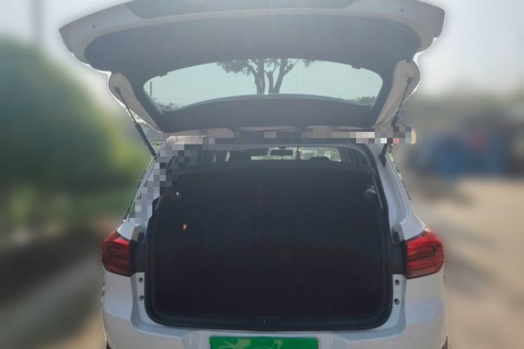 Used Volkswagen Tiguan 2015 1.8TSI Automatic All-Wheel-Drive Luxury Model Trunk