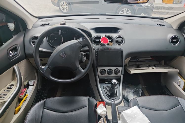 Used Peugeot 408 2011 2.0L Manual Comfort Edition
