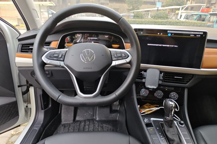 Used Volkswagen Bora 2025 Facelifted 200TSI DSG Yuexing Navigation Edition
