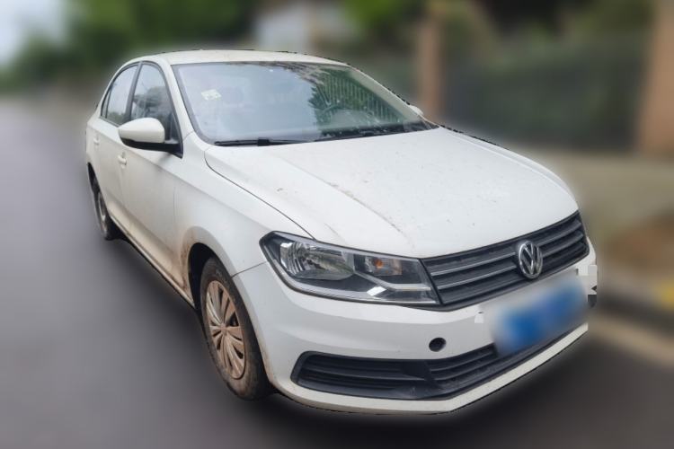 Used Volkswagen Santana 2016 1.6L Manual Fashion Edition Front Right 45 Deg