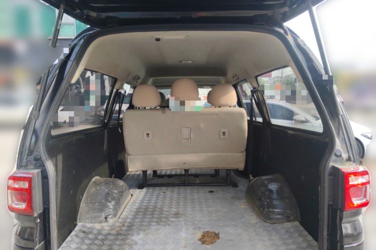 Used FORTHING Lingzhi 2022 M5 1.6L Practical Model 5 Seats Trunk